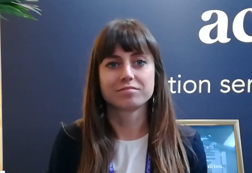 Hristina Racheva, Localization Manager bei Skyscanner, am Acolad-Stand auf der LocWorld 2019